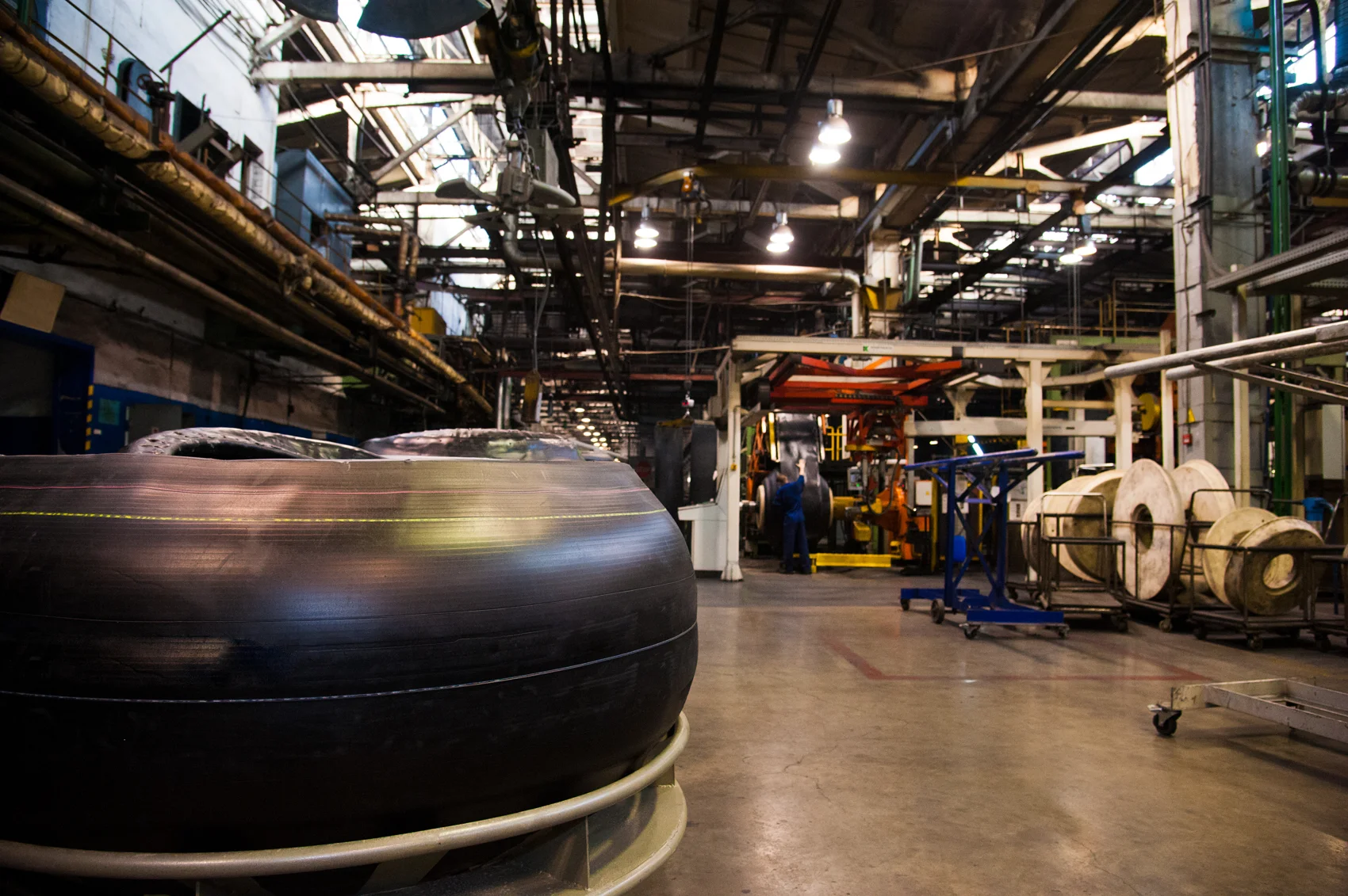 Hydraulic fluids powering industrial tire-manufacturing machinery